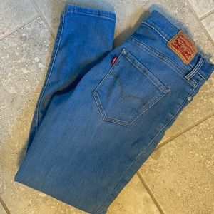 Levi’s 311 Shaping Skinny Jeans capris